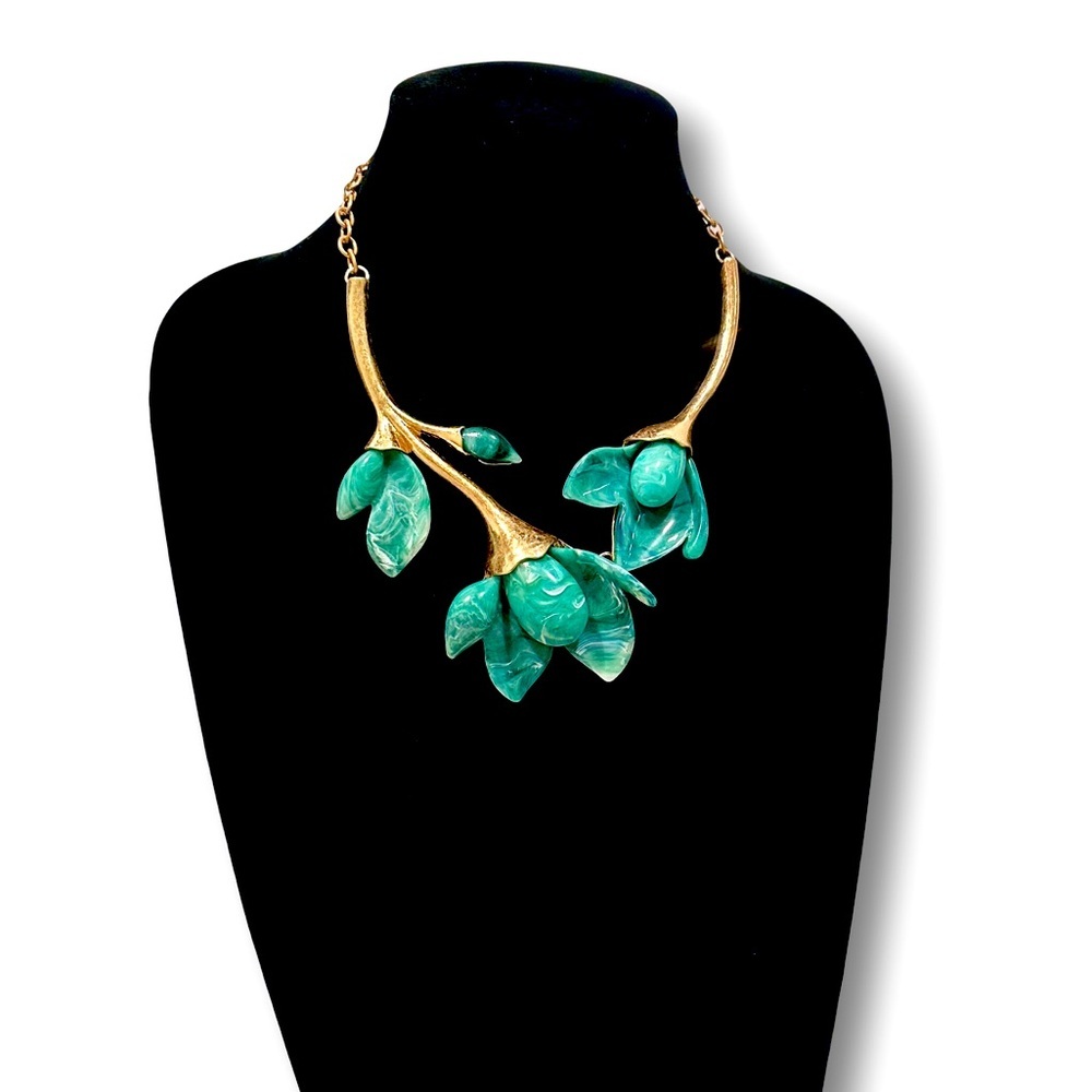 ARTISAN LUXE | Faux Jade & Brushed Gold Magnolia Flower Collar Necklace | NEW - Picture 4 of 9